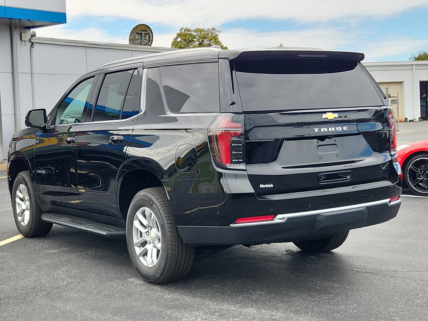 2026 Chevrolet Tahoe LS photo 4