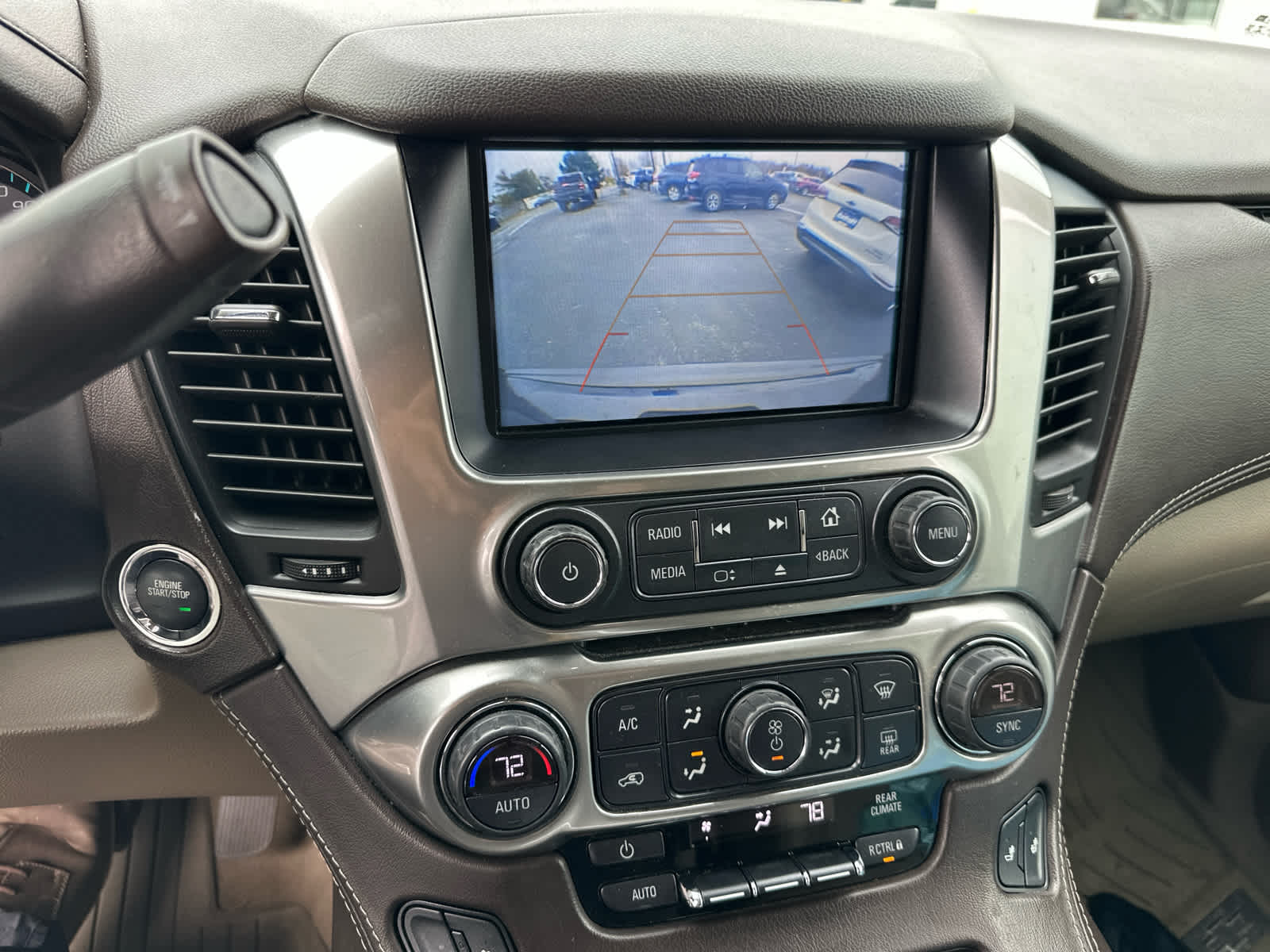 2020 Chevrolet Suburban LT photo 3