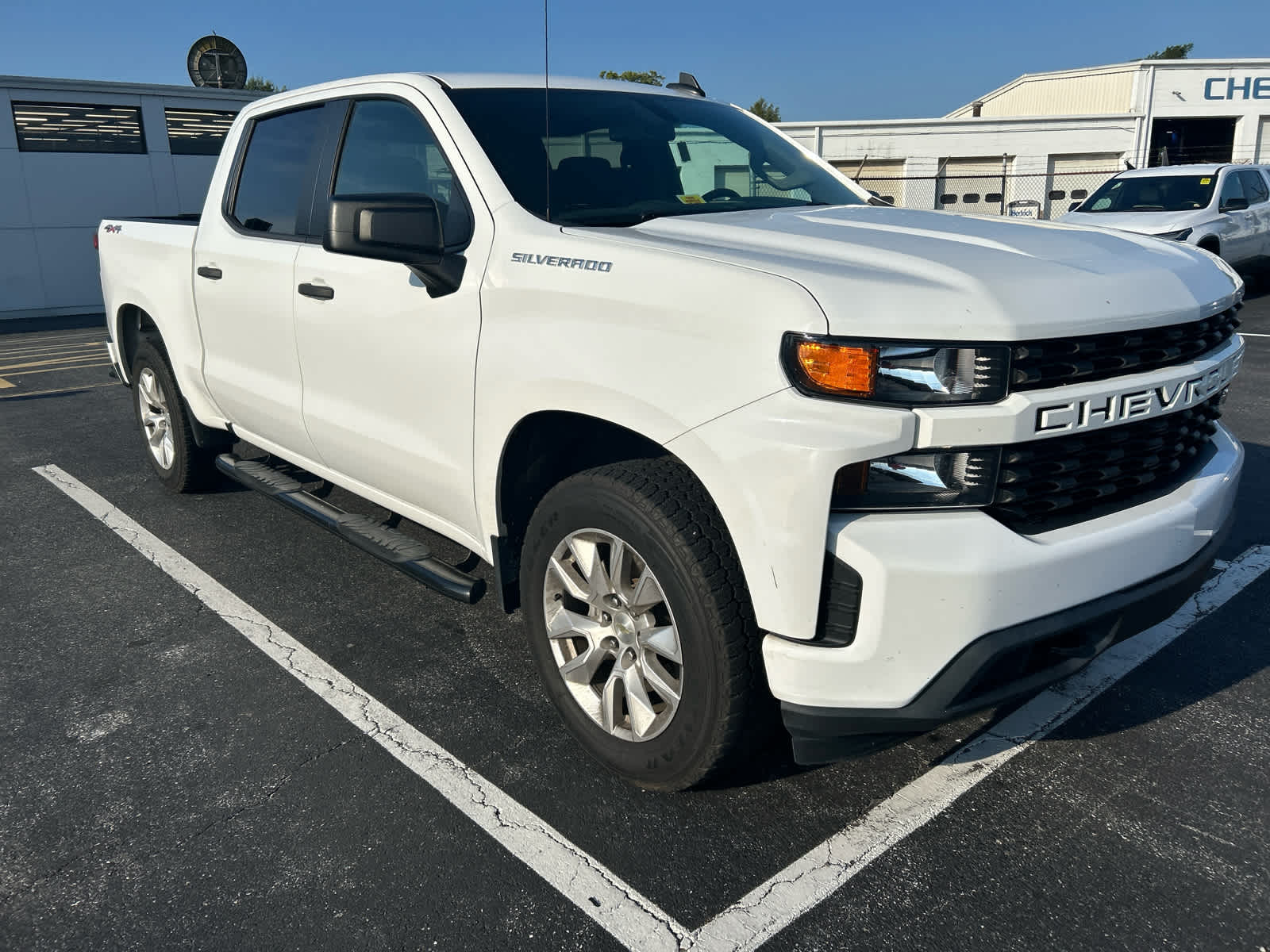 2020 Chevrolet Silverado 1500 Custom photo 2