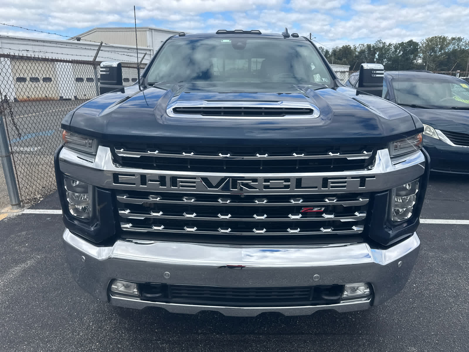 2020 Chevrolet Silverado 3500HD LTZ photo 2