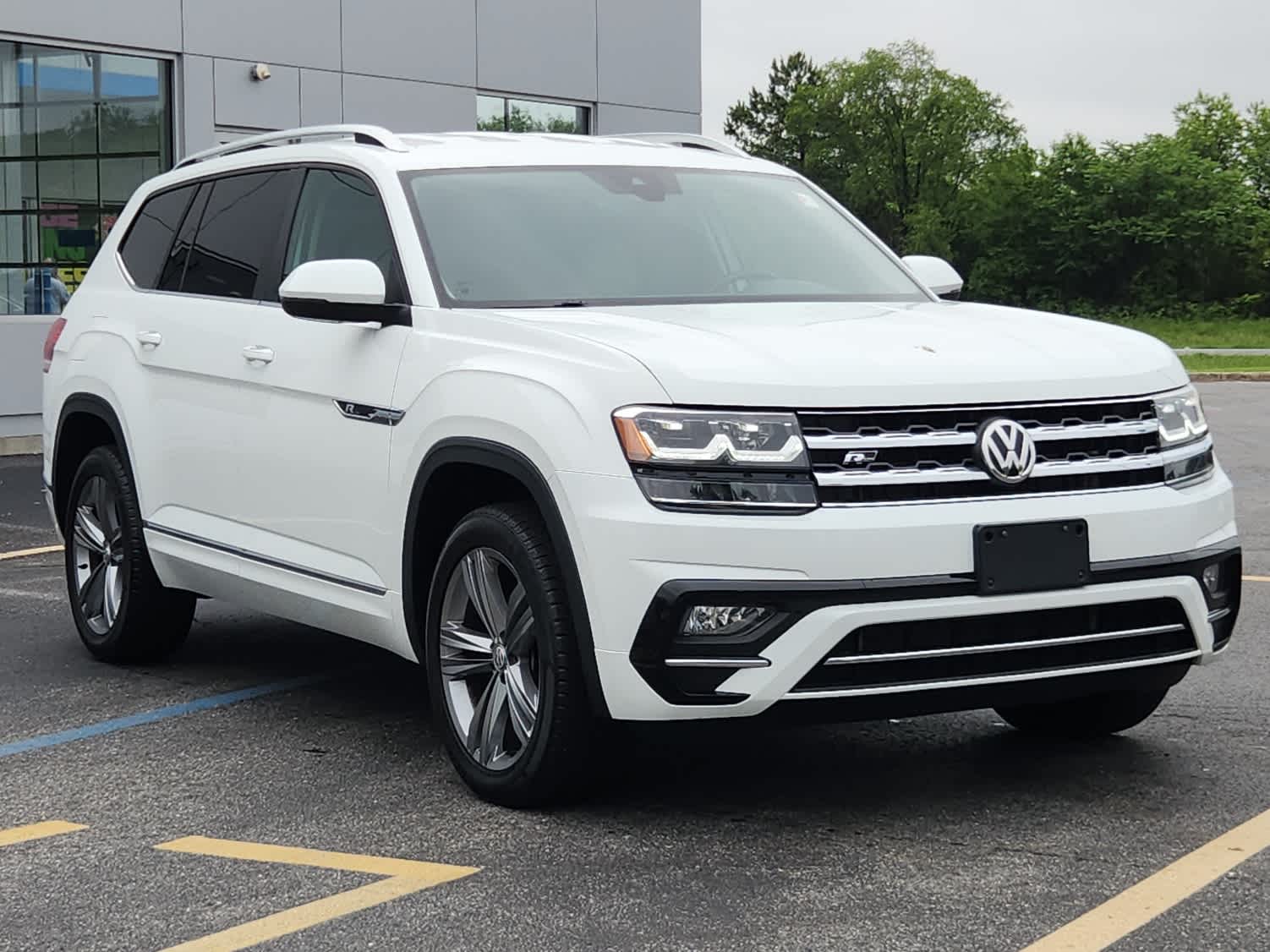 Used 2018 Volkswagen Atlas SE w/Tech with VIN 1V2PR2CA6JC525728 for sale in Dover, DE
