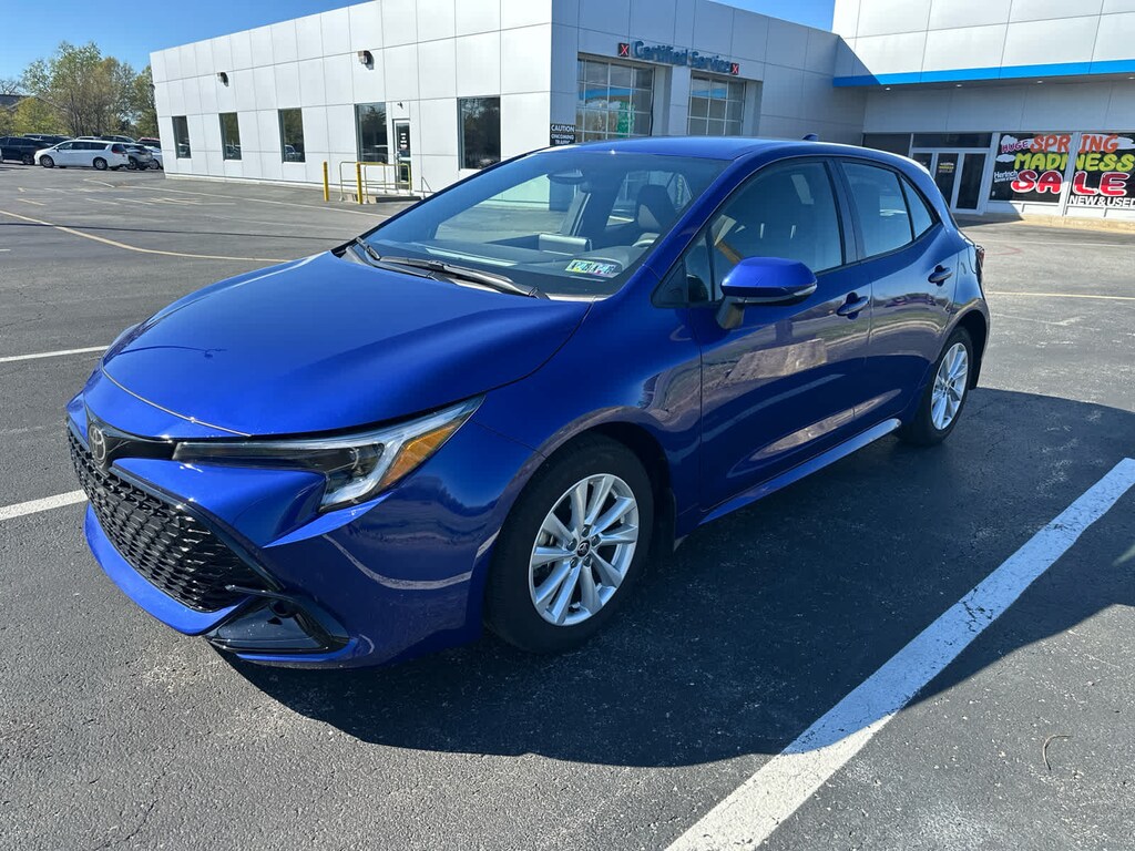 Used 2025 Toyota Corolla Hatchback SE