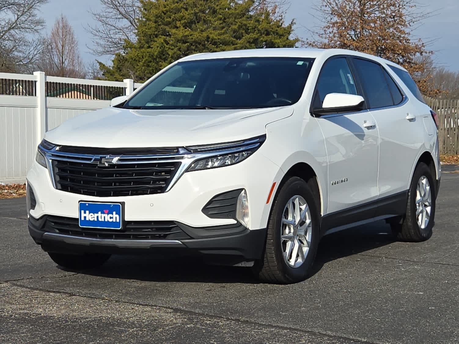 2022 Chevrolet Equinox LT's photo