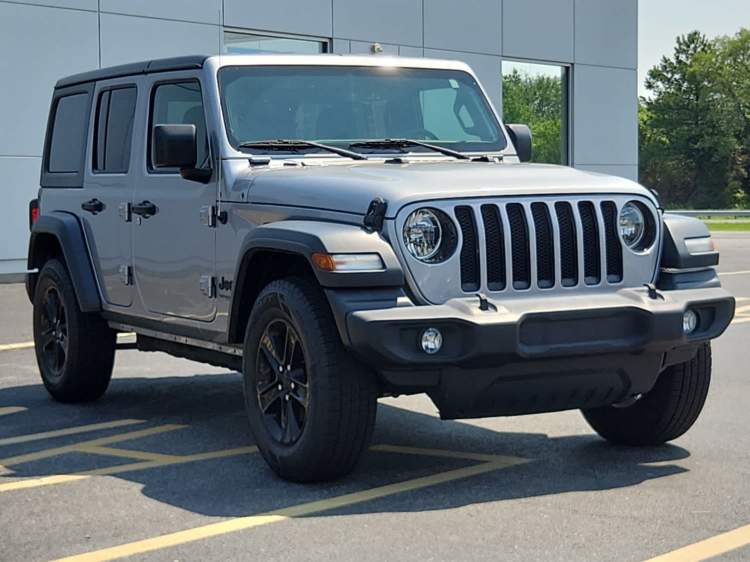 Used 2020 Jeep Wrangler Unlimited Altitude with VIN 1C4HJXDN6LW279552 for sale in Dover, DE