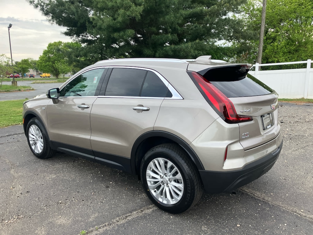 Used 2024 CADILLAC XT4 Luxury SUV