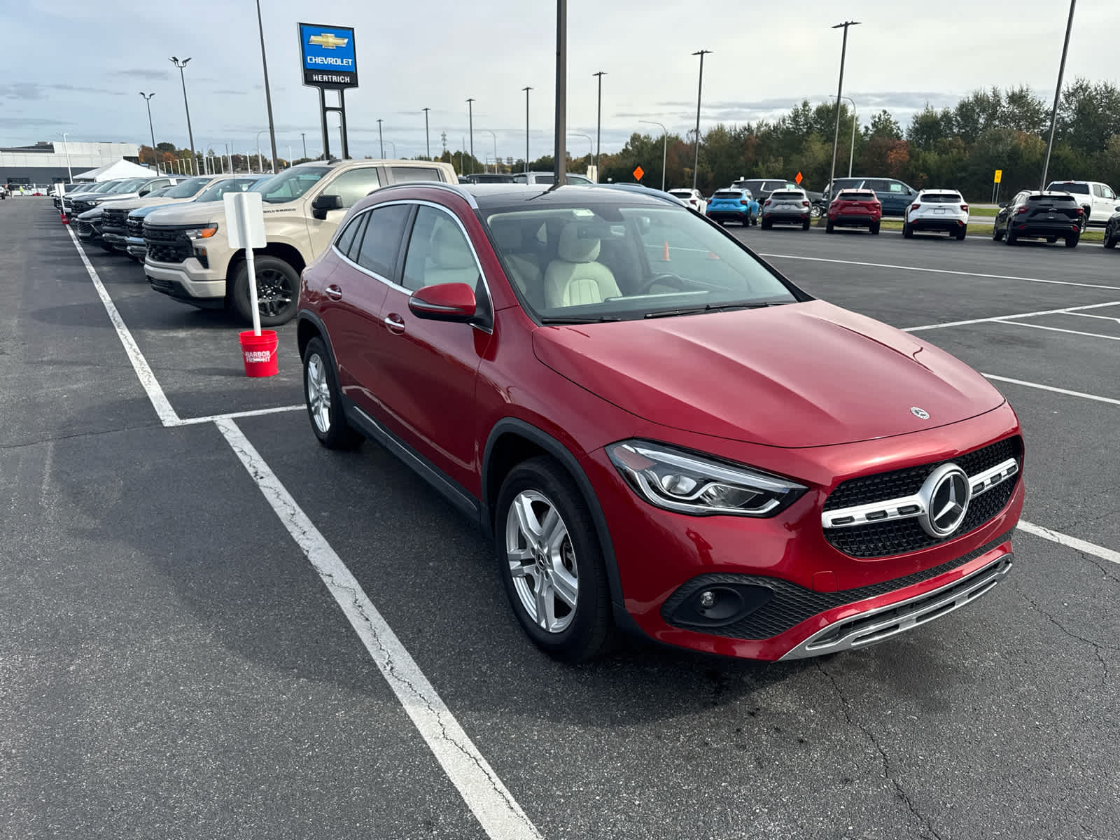 2022 Mercedes Benz GLA 250 4MATIC photo 3