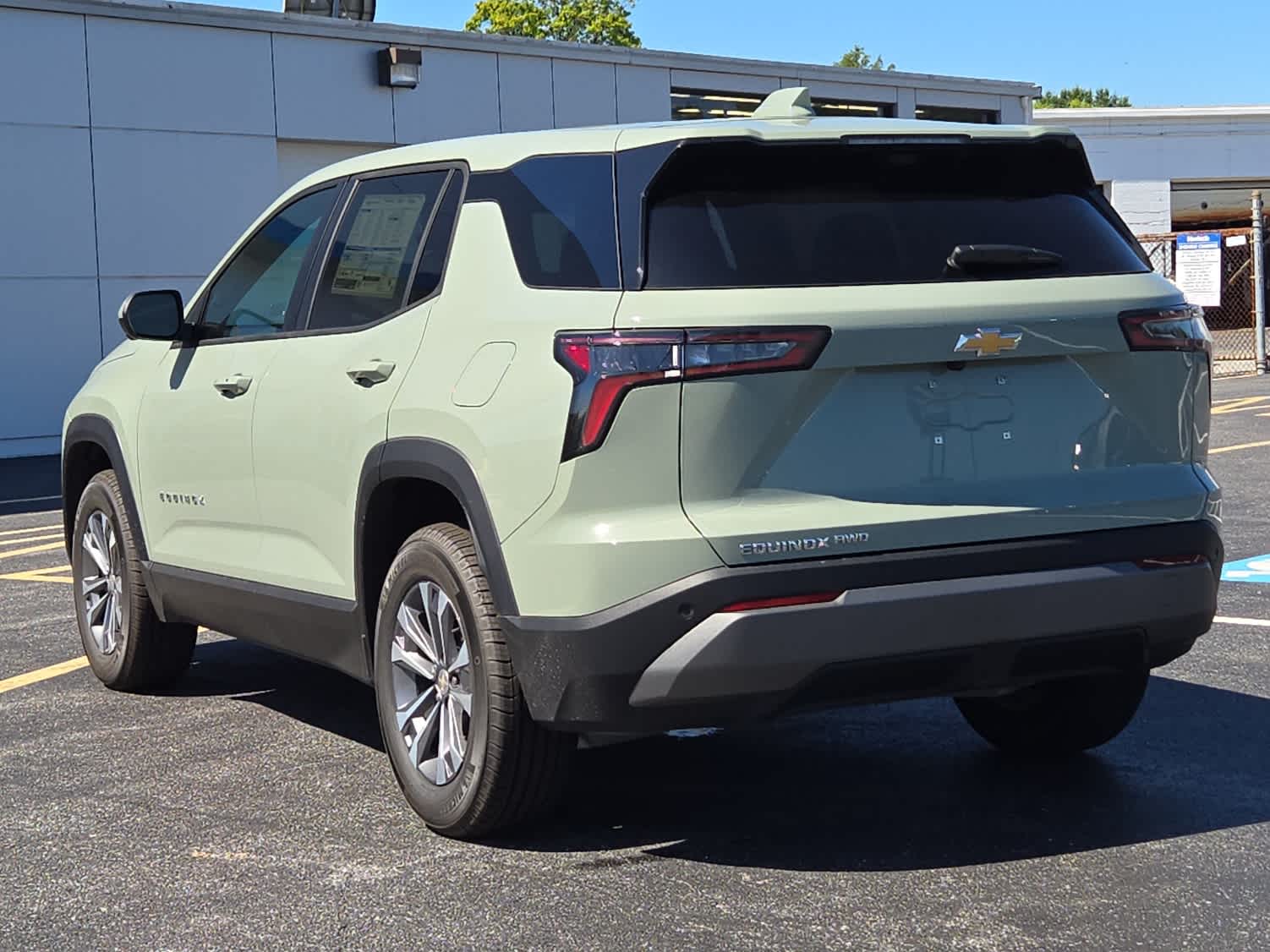 2026 Chevrolet Equinox LT photo 4