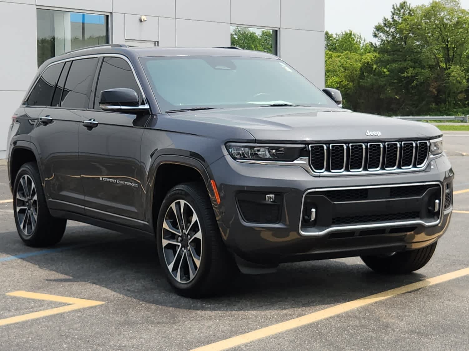 Used 2022 Jeep Grand Cherokee Overland with VIN 1C4RJHDG5N8591025 for sale in Dover, DE