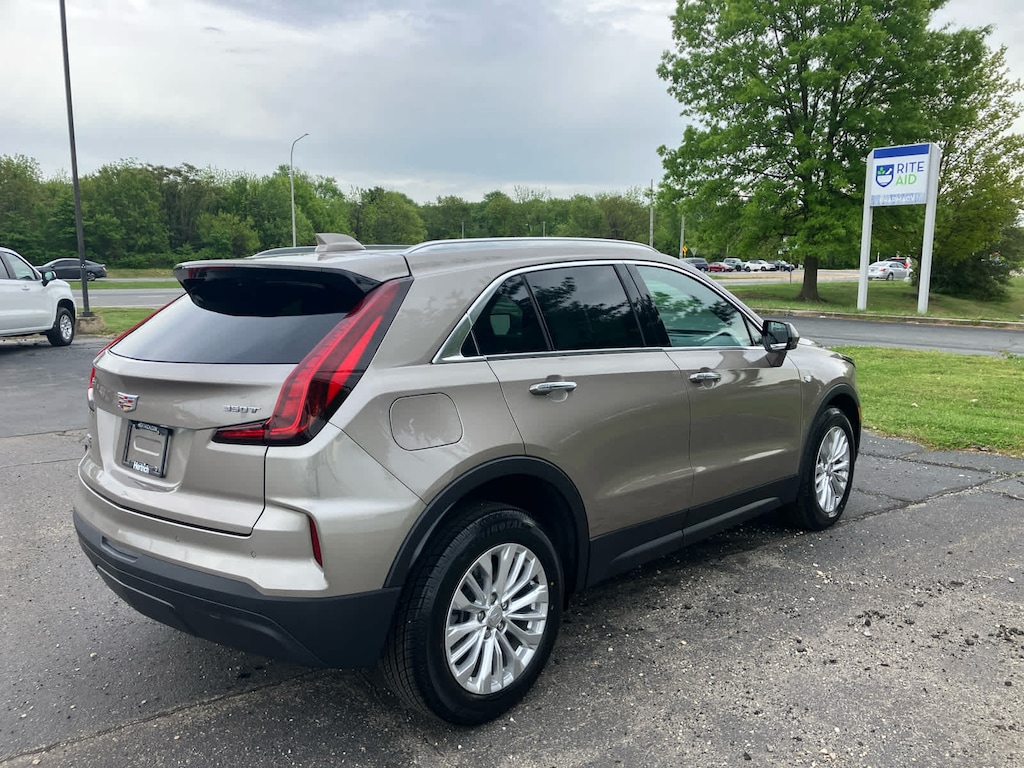 Used 2024 CADILLAC XT4 Luxury SUV