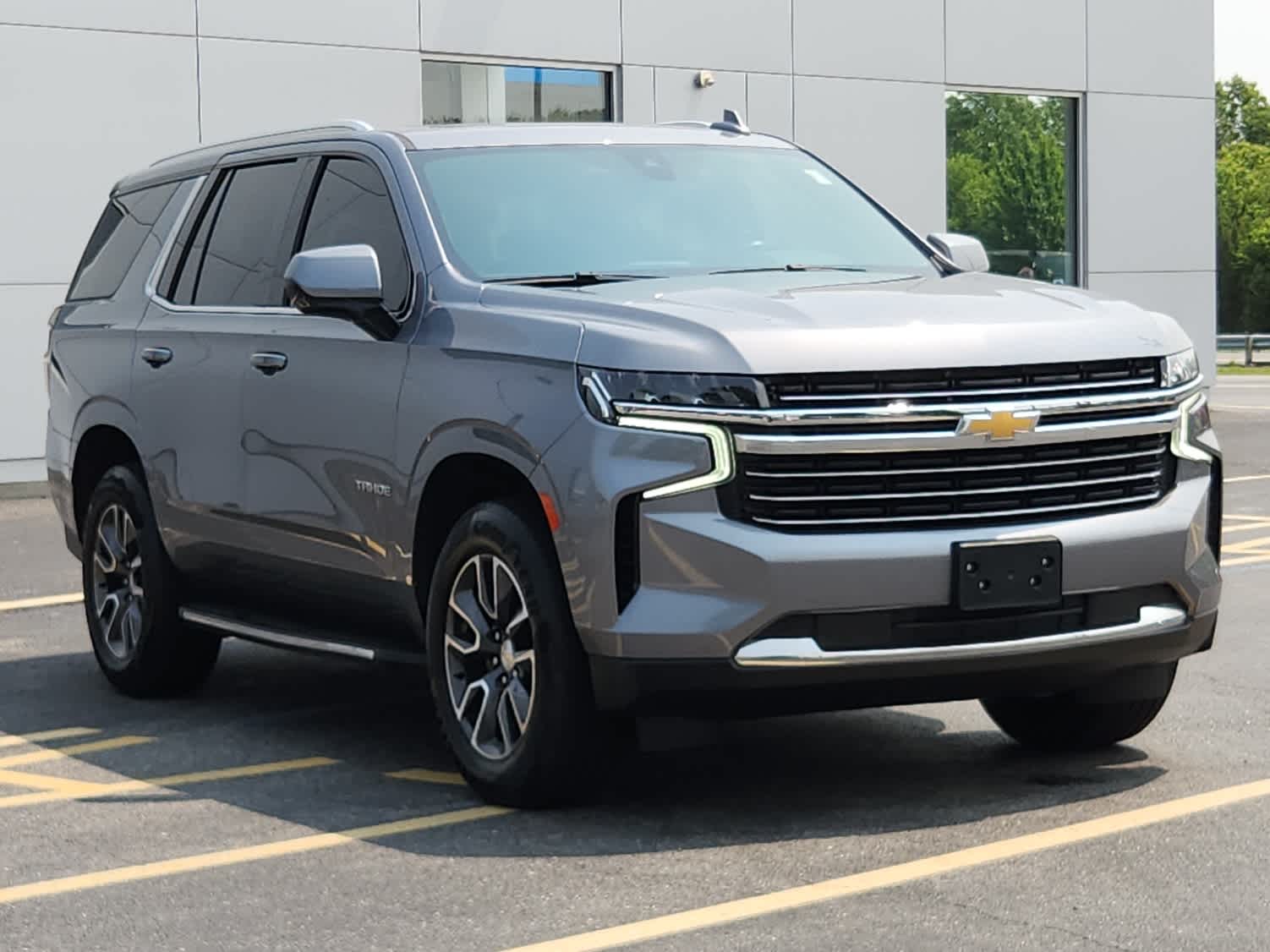 Used 2021 Chevrolet Tahoe LT with VIN 1GNSKNKD3MR457393 for sale in Dover, DE