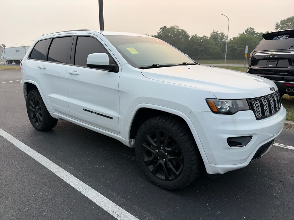Used 2020 Jeep Grand Cherokee Altitude