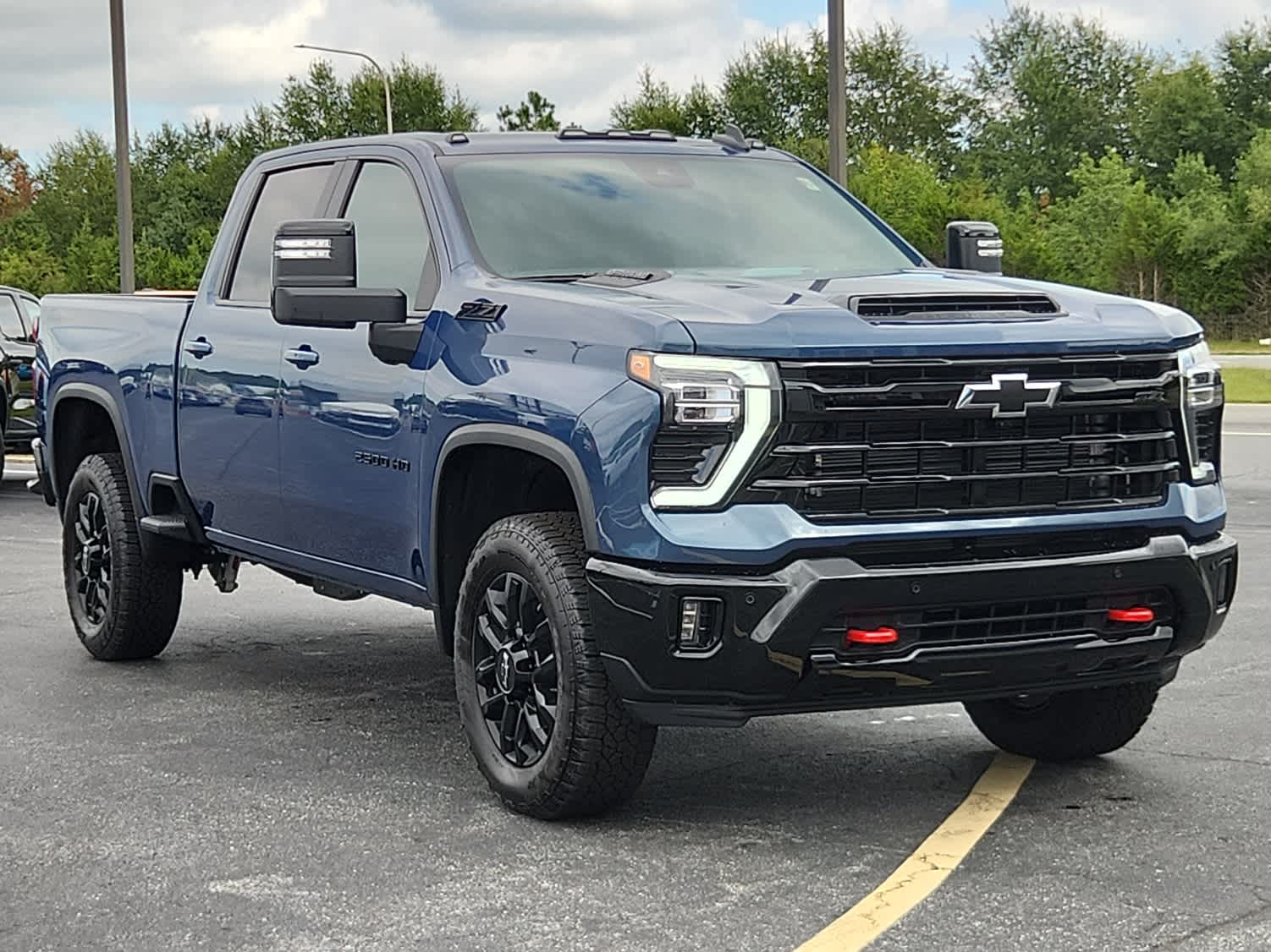 2025 Chevrolet Silverado 2500HD LT photo 2