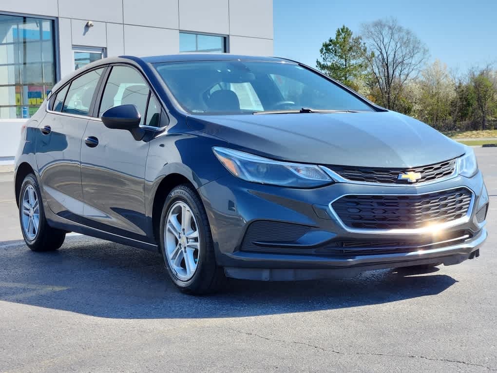 Used 2018 Chevrolet Cruze LT with VIN 3G1BE6SM9JS653331 for sale in Dover, DE