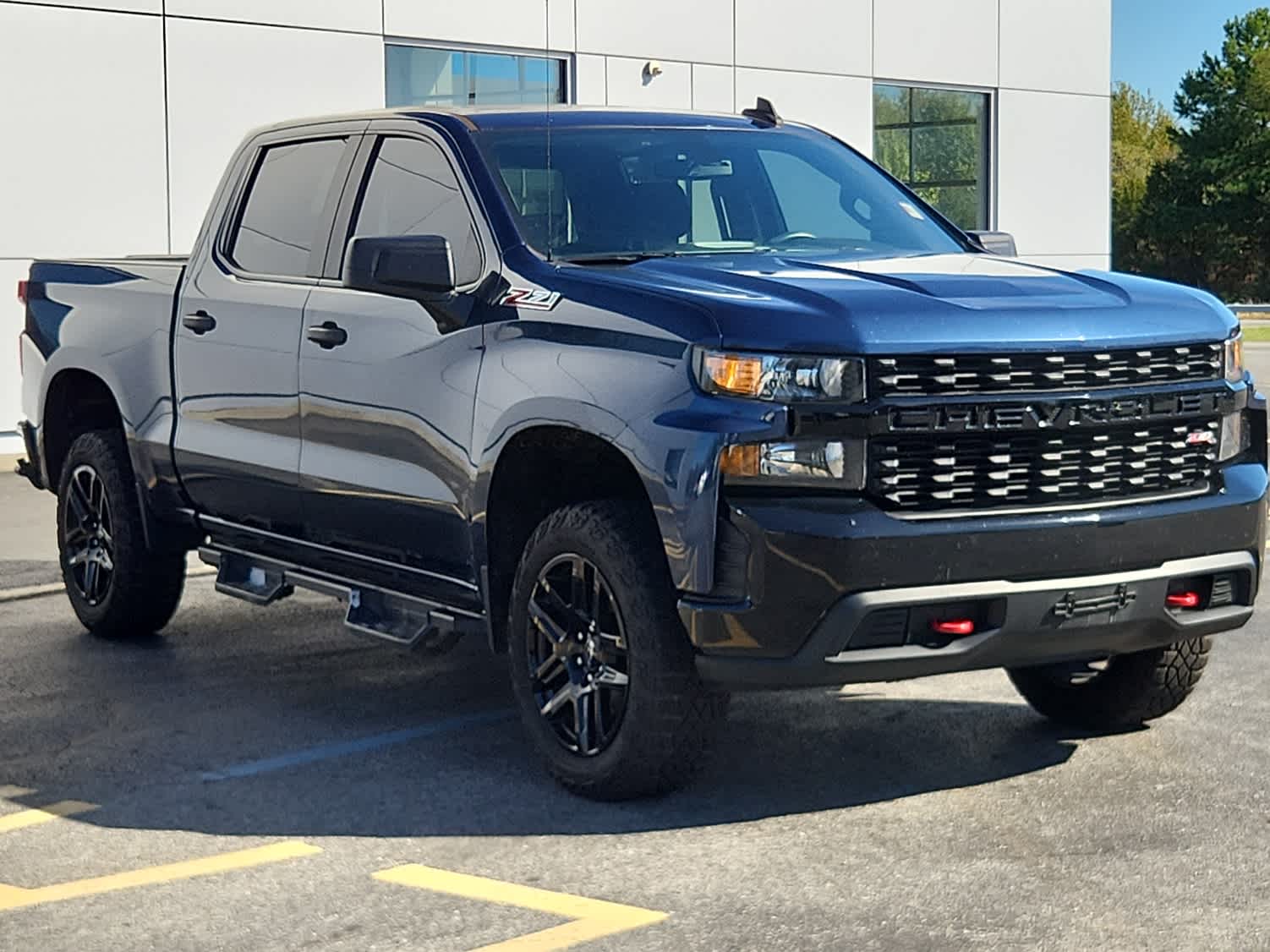 2021 Chevrolet Silverado 1500 Custom Trail Boss photo 2