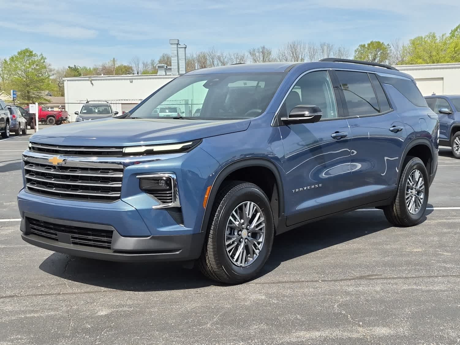 2026 Chevrolet Traverse FWD LT's photo
