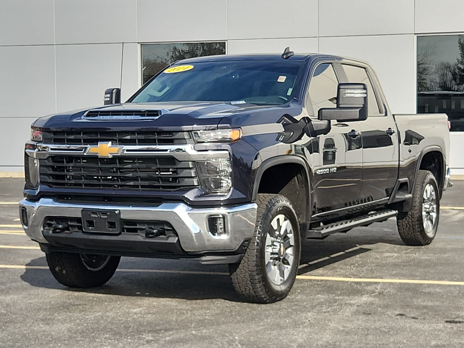 2025 Chevrolet Silverado 1500 Custom Trail Boss photo 2
