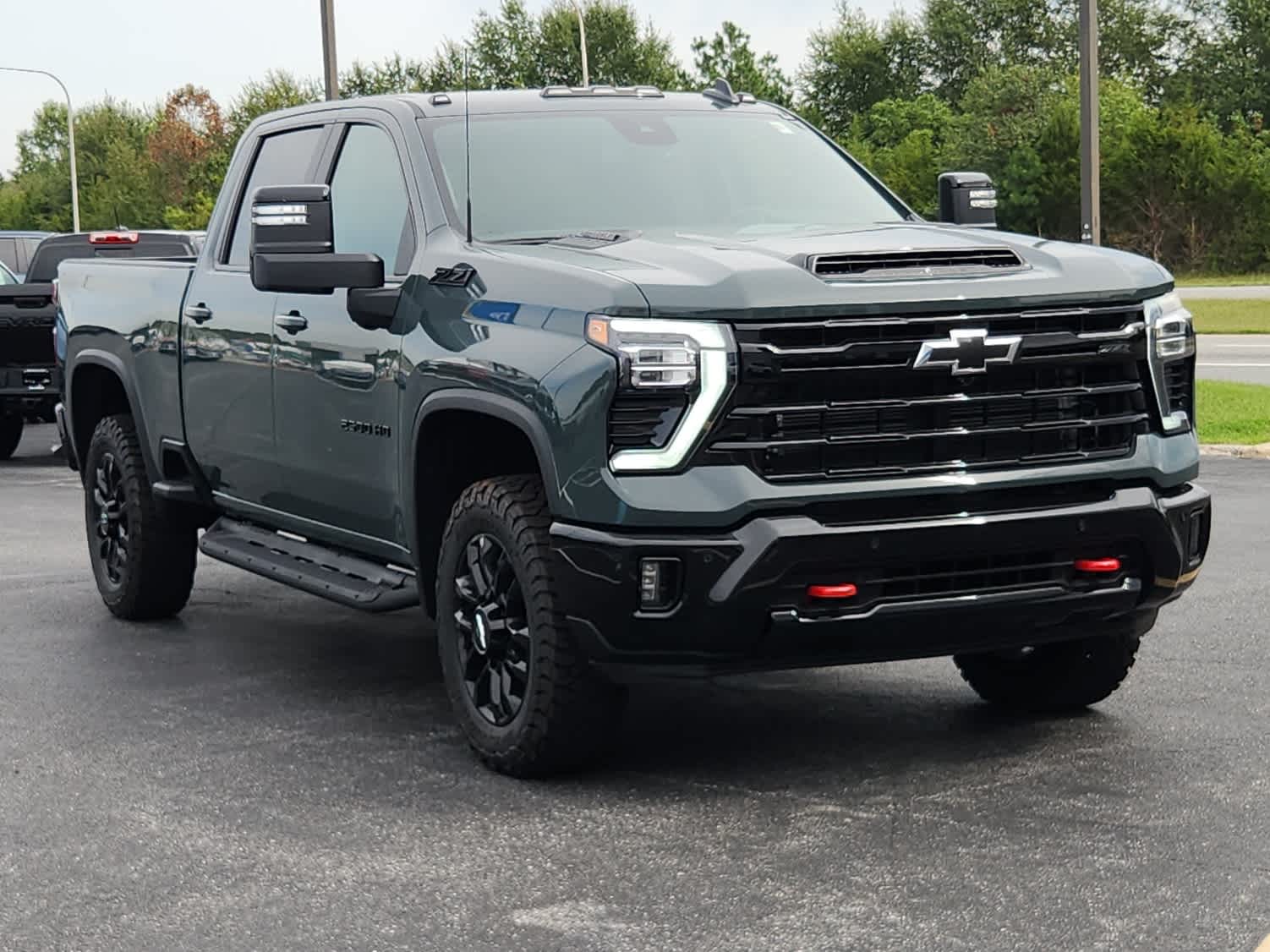 2025 Chevrolet Silverado 2500HD LT photo 2