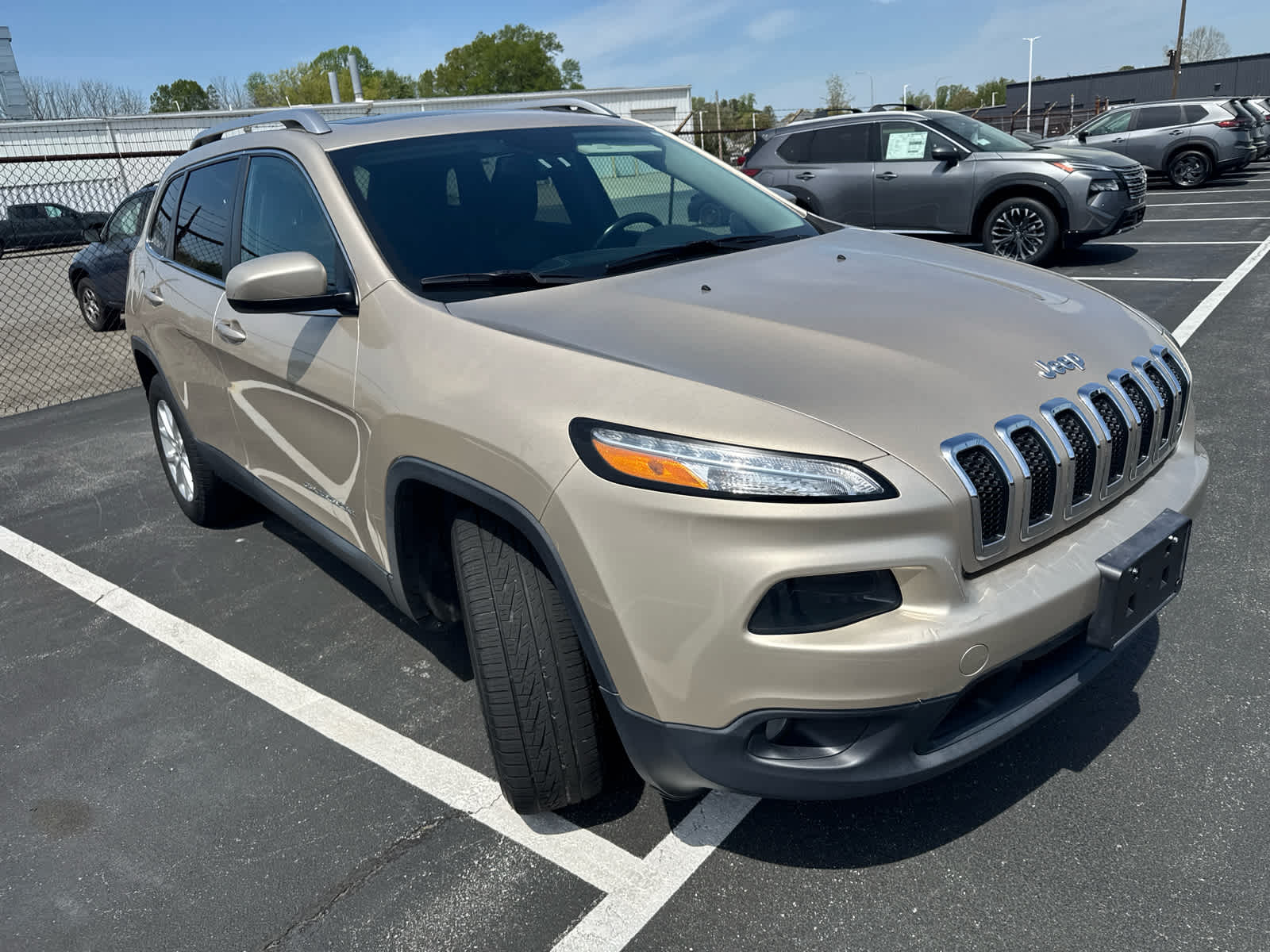 Used 2014 Jeep Cherokee Latitude with VIN 1C4PJMCS6EW203219 for sale in Dover, DE