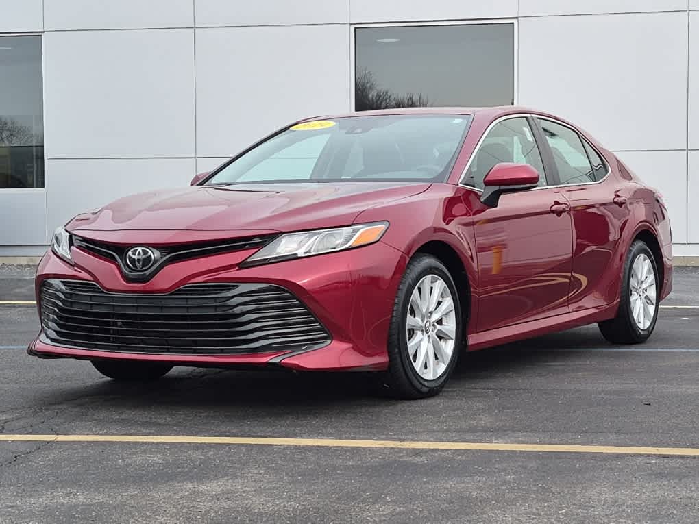 2019 Toyota Camry LE's photo