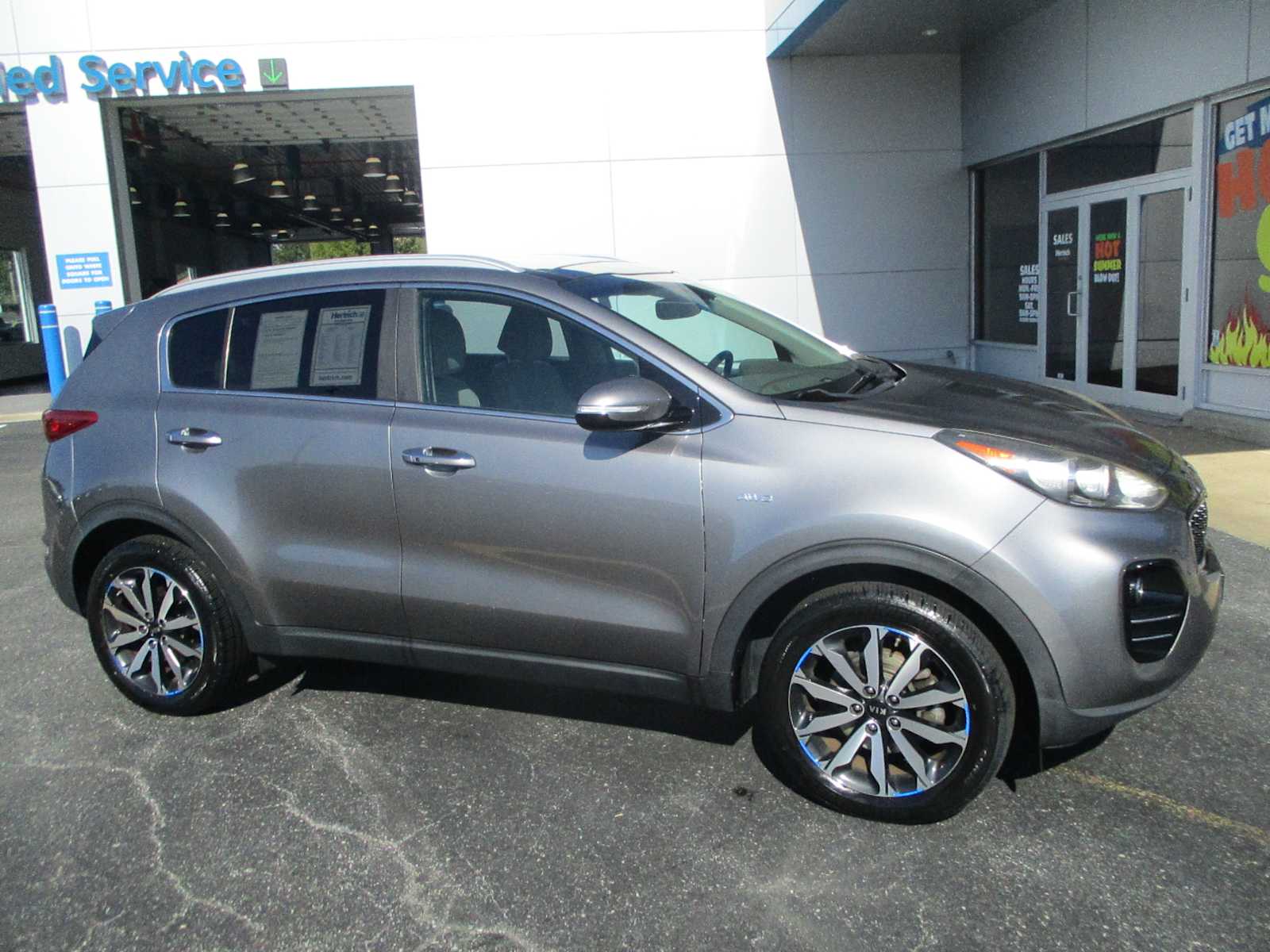 Used 2017 Kia Sportage EX with VIN KNDPNCAC8H7078796 for sale in Dover, DE