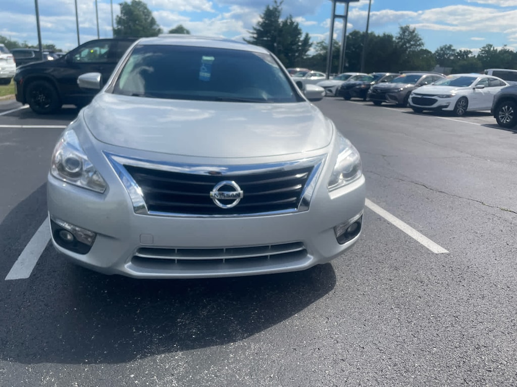 Used 2015 Nissan Altima 2.5 SV