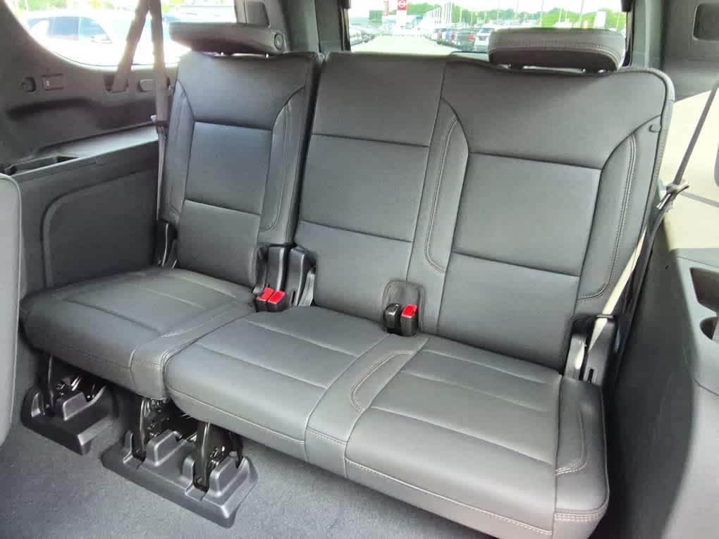 2026 Chevrolet Suburban High Country - Photo 7