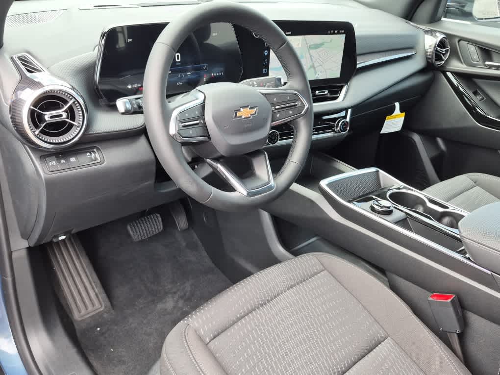 2027 Chevrolet Equinox LT - Photo 11
