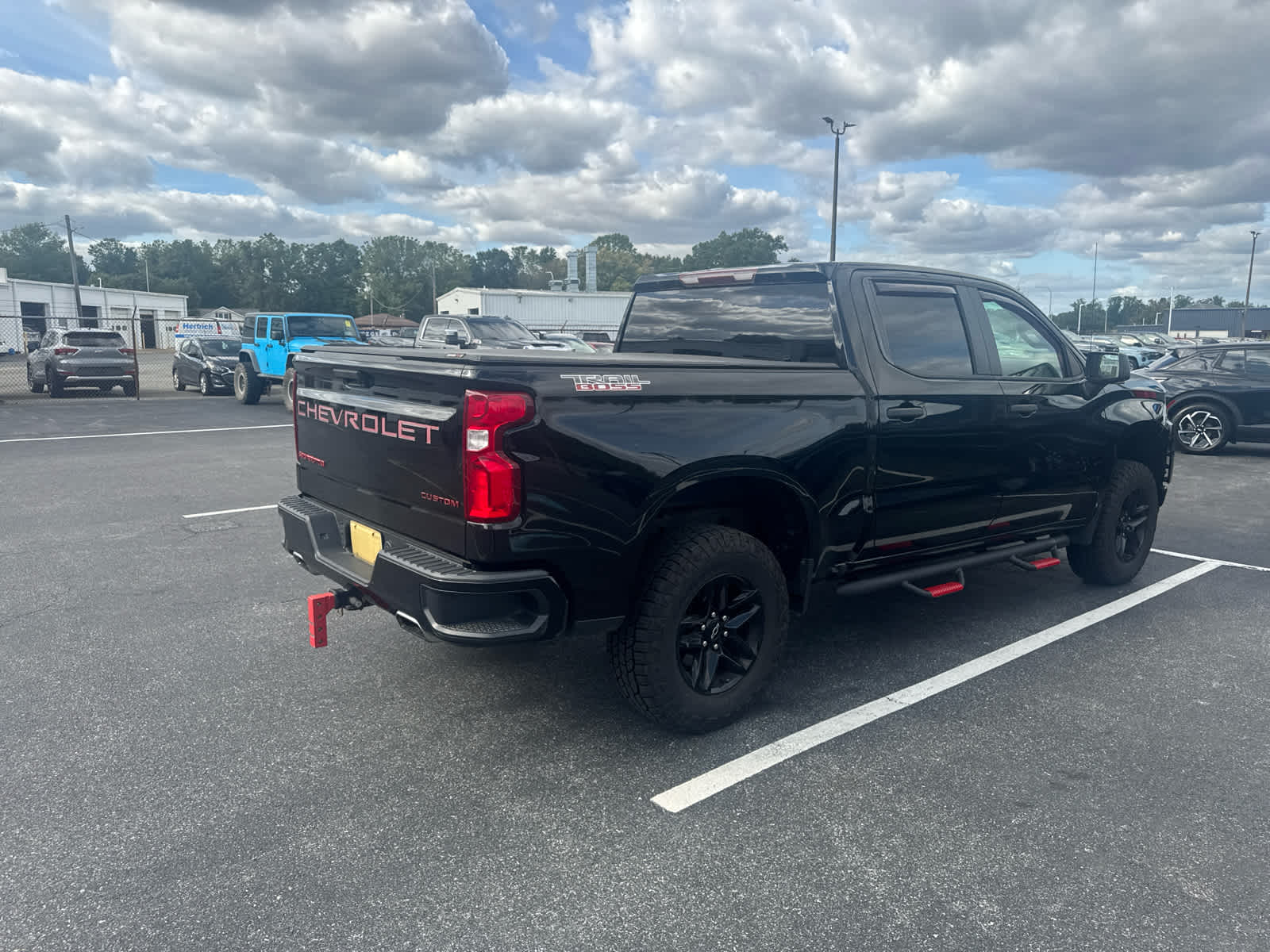 2020 Chevrolet Silverado 1500 Custom Trail Boss photo 2