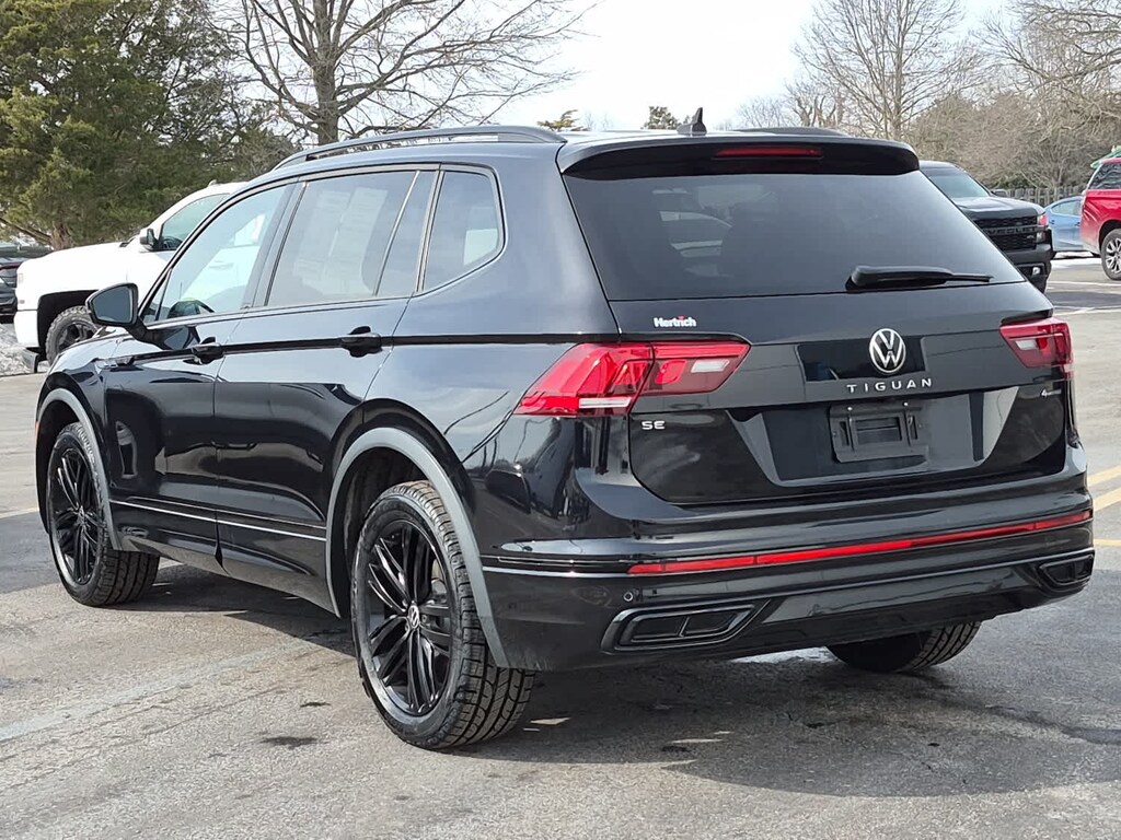 Used 2022 Volkswagen Tiguan SE R-Line Black