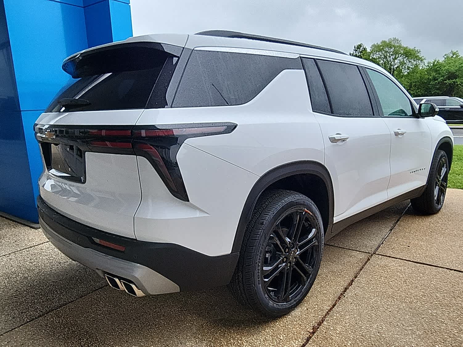 2025 Chevrolet Traverse photo 3