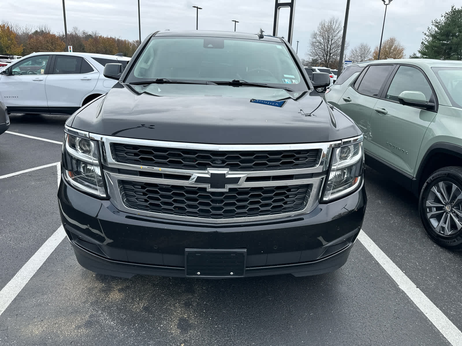 2020 Chevrolet Suburban LT photo 2