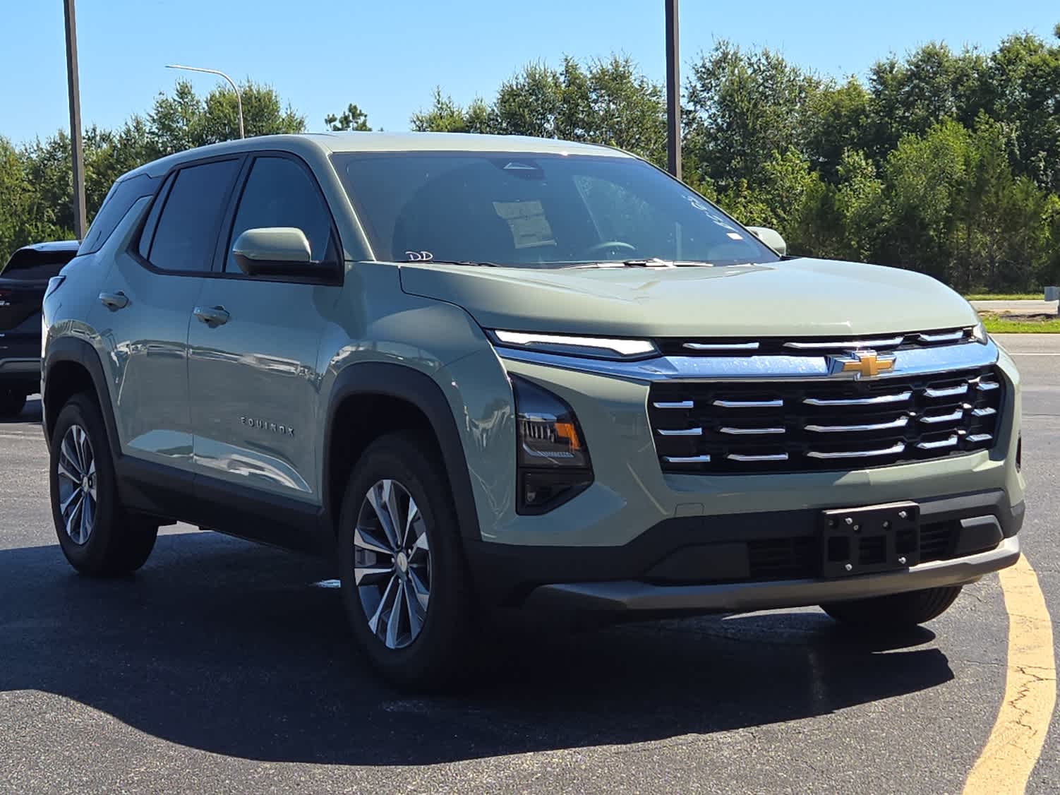 2026 Chevrolet Equinox LT photo 2