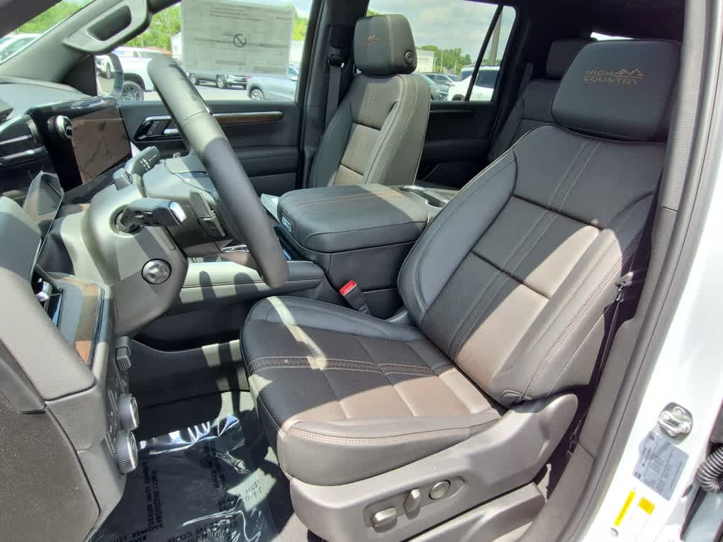2026 Chevrolet Suburban High Country - Photo 12