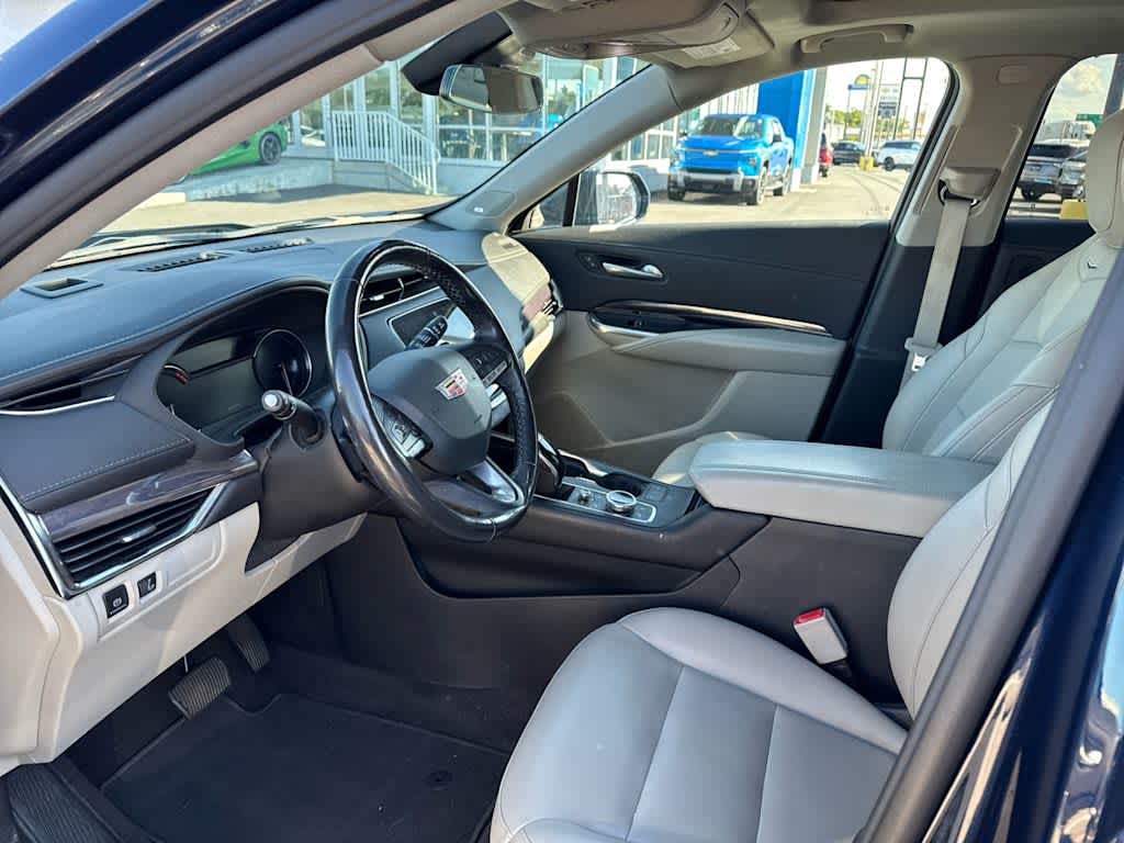2020 Cadillac XT4 Luxury photo 2