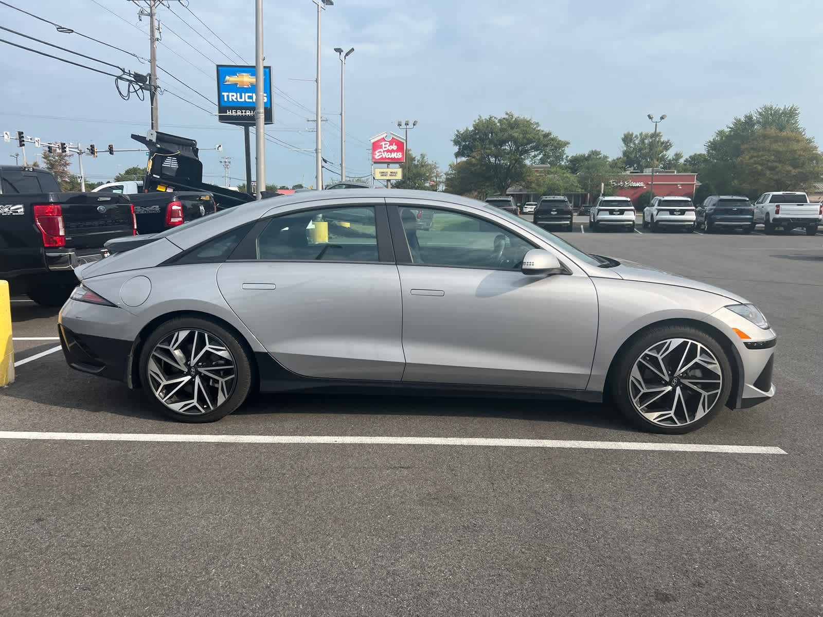 2023 Hyundai Ioniq 6 SEL photo 3