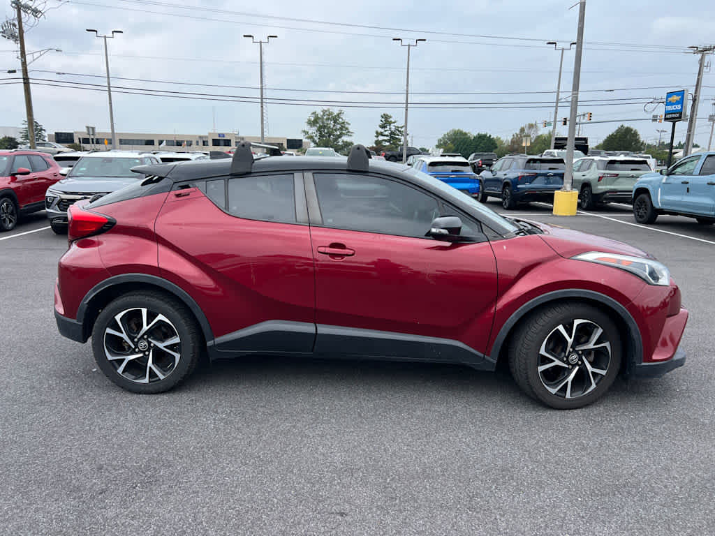 2019 Toyota C-HR XLE photo 2