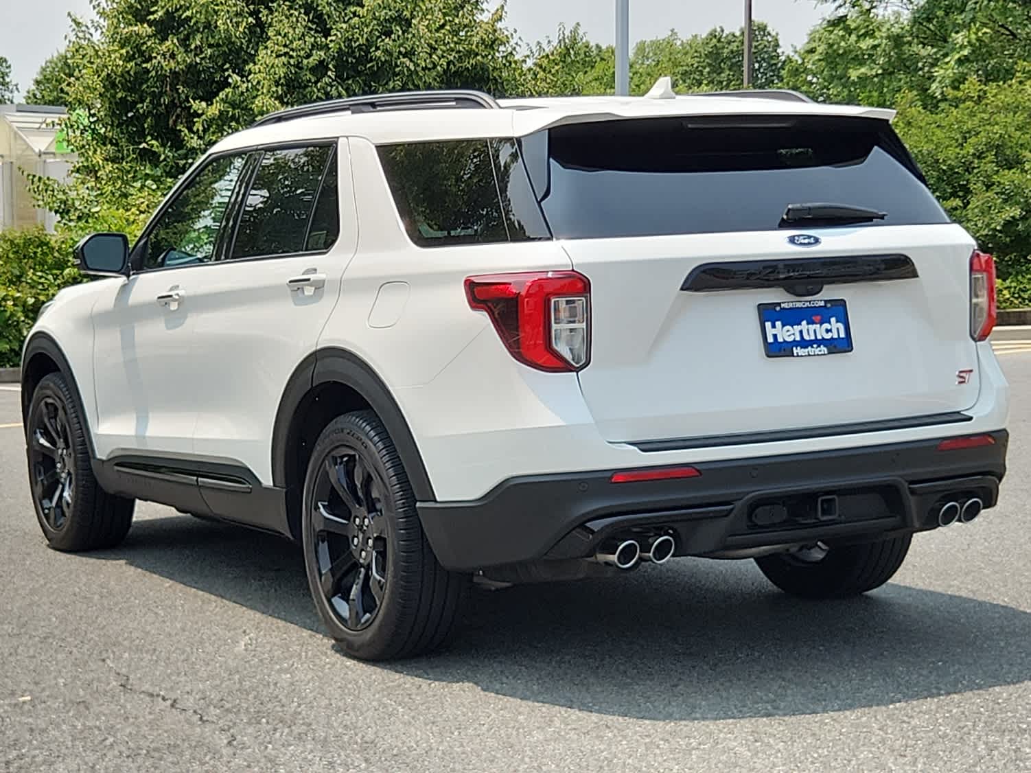 2023 Ford Explorer ST photo 3