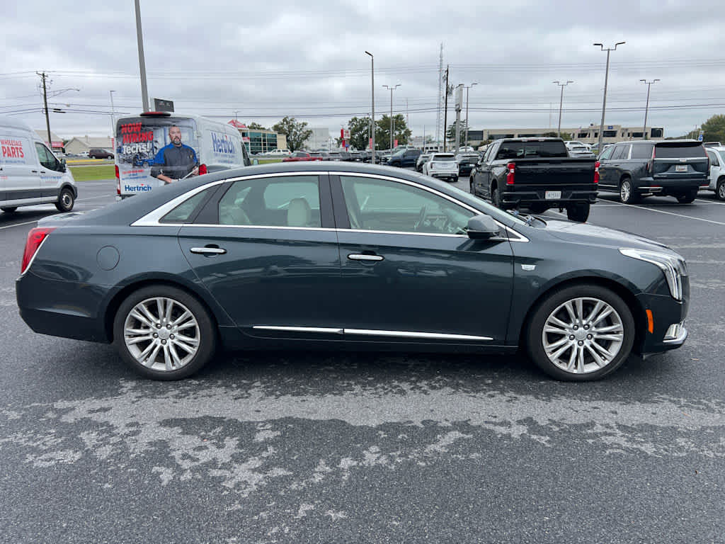 2019 Cadillac XTS Luxury photo 3