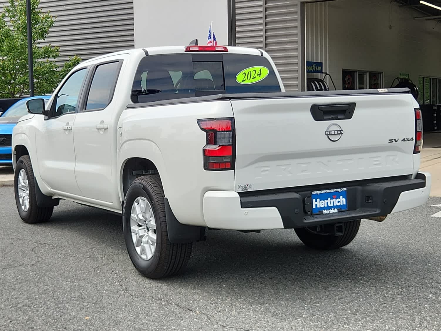 2024 Nissan Frontier SV Crew Cab photo 4