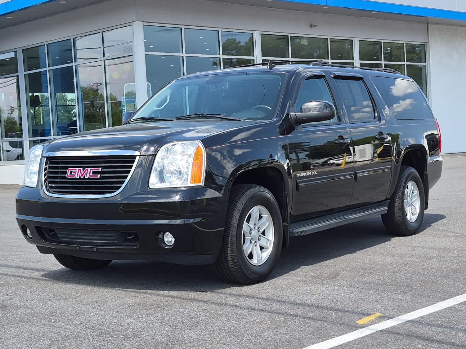 2014 GMC Yukon 4WD 1/2 Ton SLT (4SA)'s photo