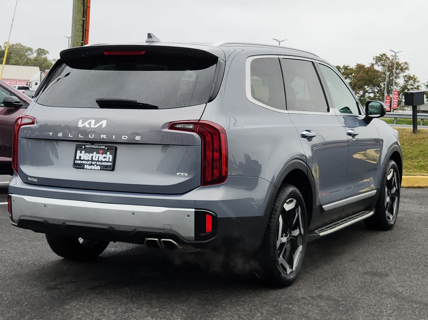 2024 Kia Telluride S photo 3