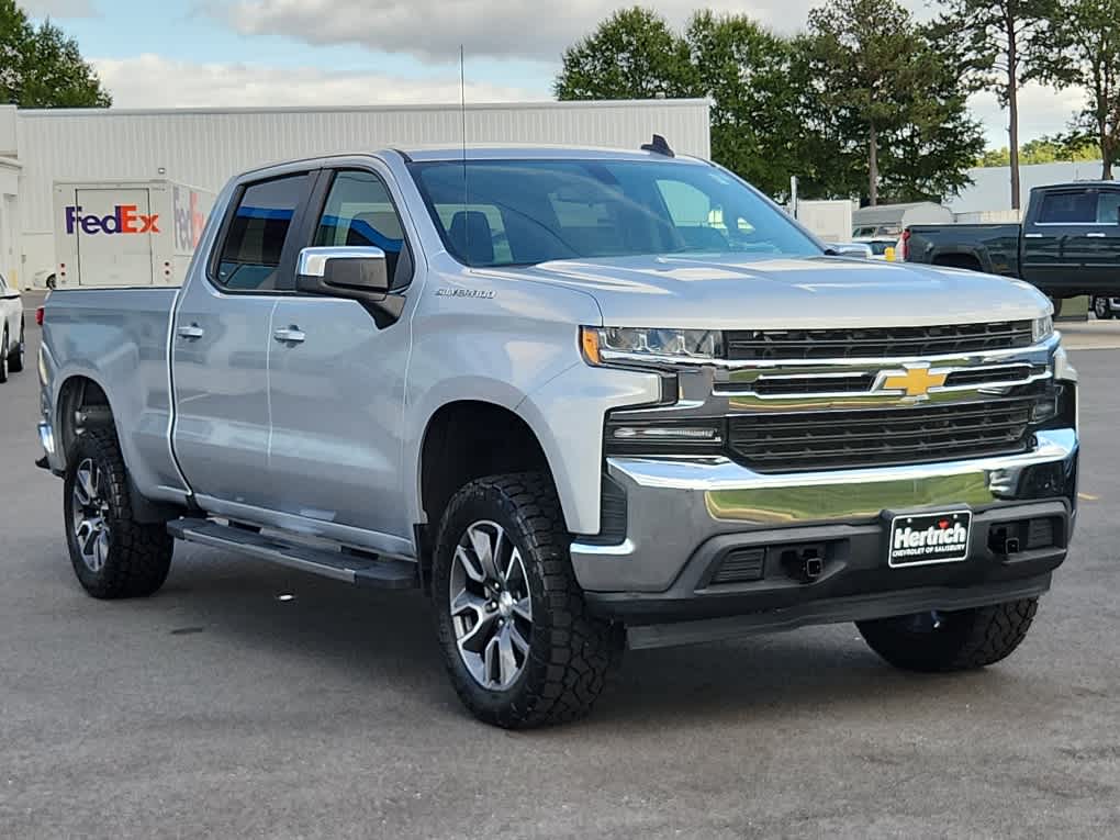2020 Chevrolet Silverado 1500 LT photo 2