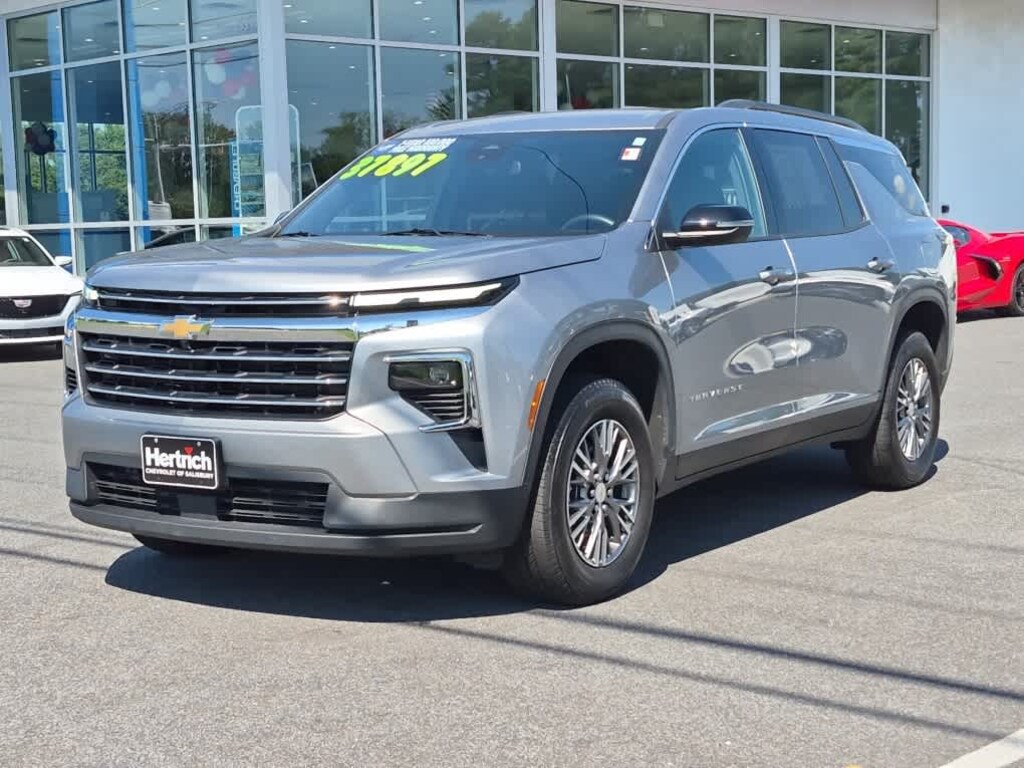 Certified 2025 Chevrolet Traverse LT SUV