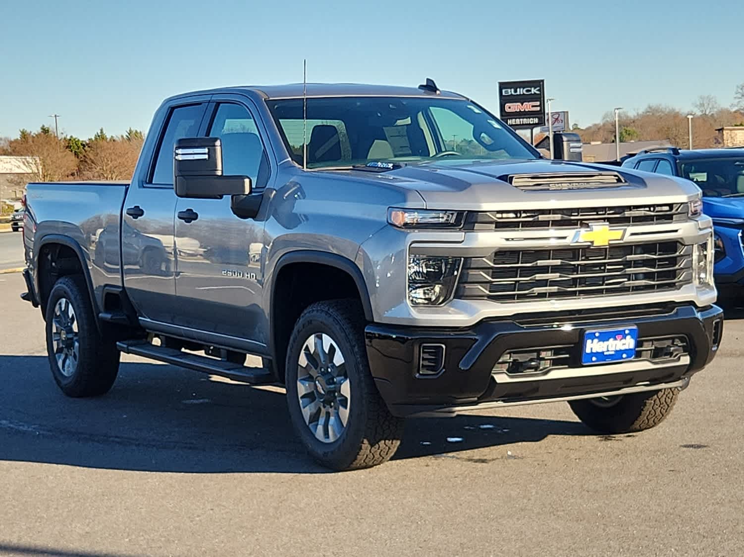 2026 Chevrolet Silverado 2500HD Custom photo 2