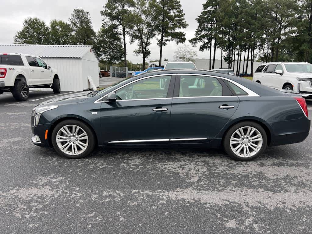 2019 Cadillac XTS Luxury photo 2