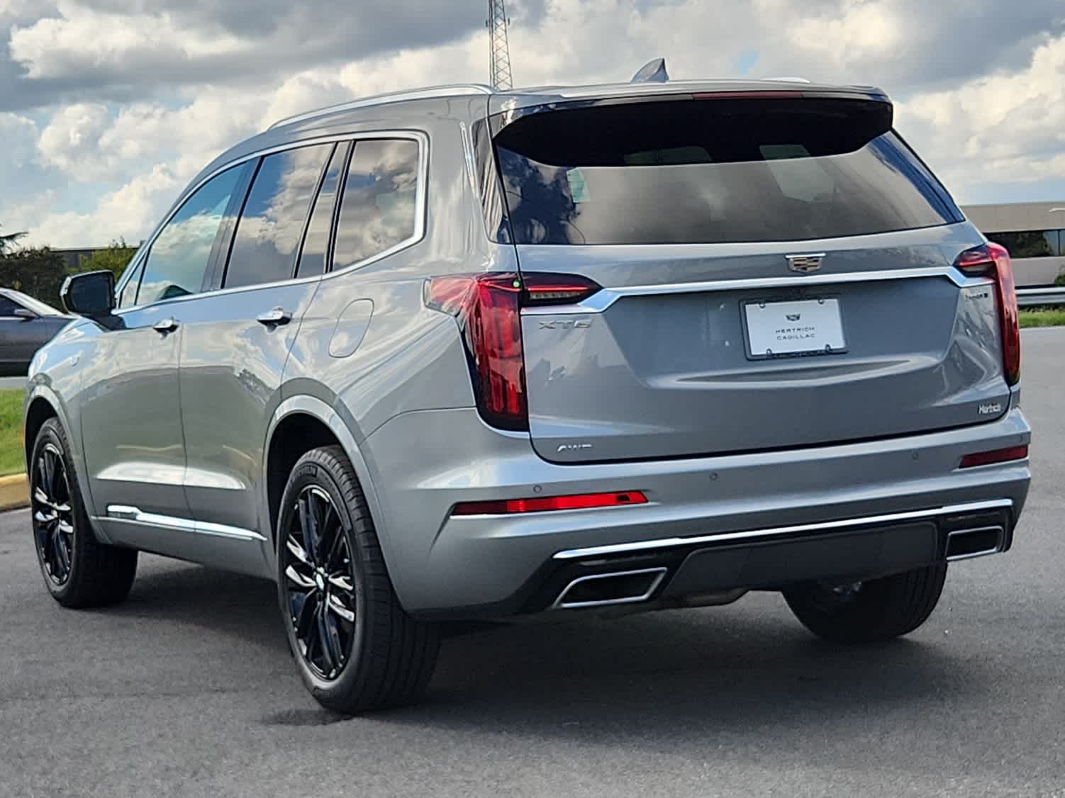 2024 Cadillac XT6 Luxury photo 3