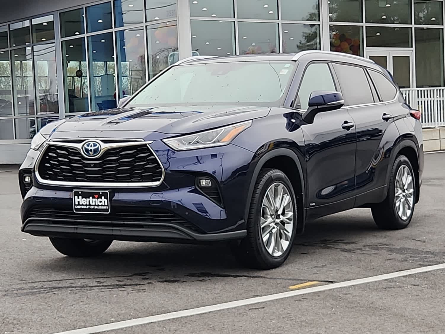 2022 Toyota Highlander Limited's photo