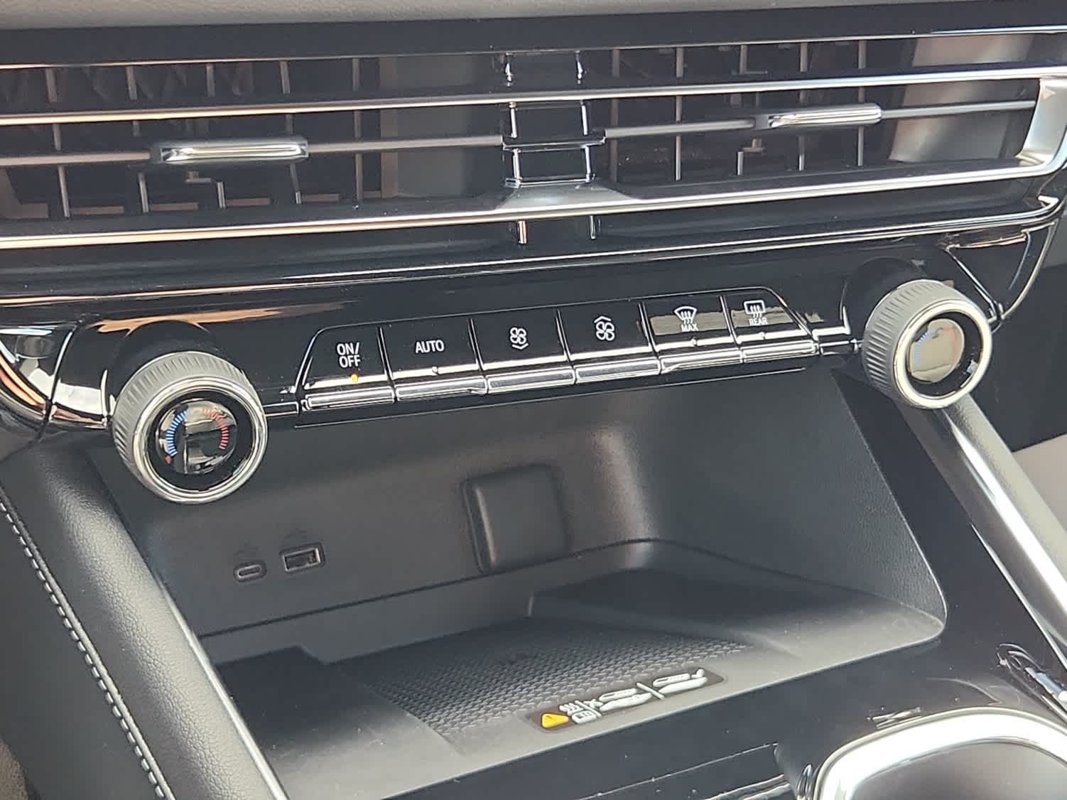 2026 Chevrolet Traverse LT - Photo 15