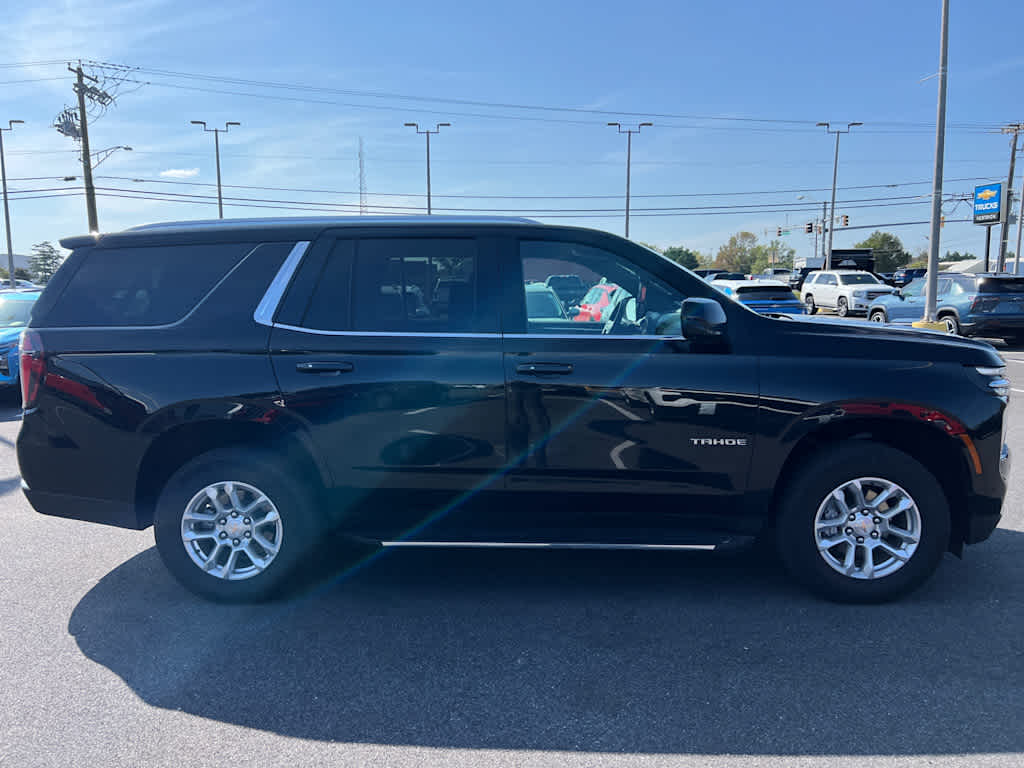 2025 Chevrolet Tahoe LS photo 3