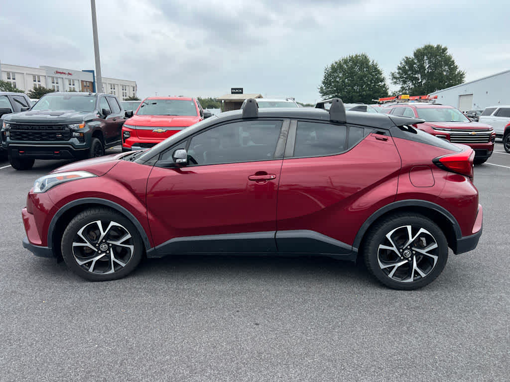2019 Toyota C-HR XLE photo 4
